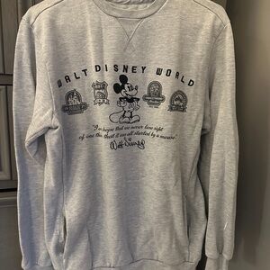 Disney Crewneck WITH POCKETS szM